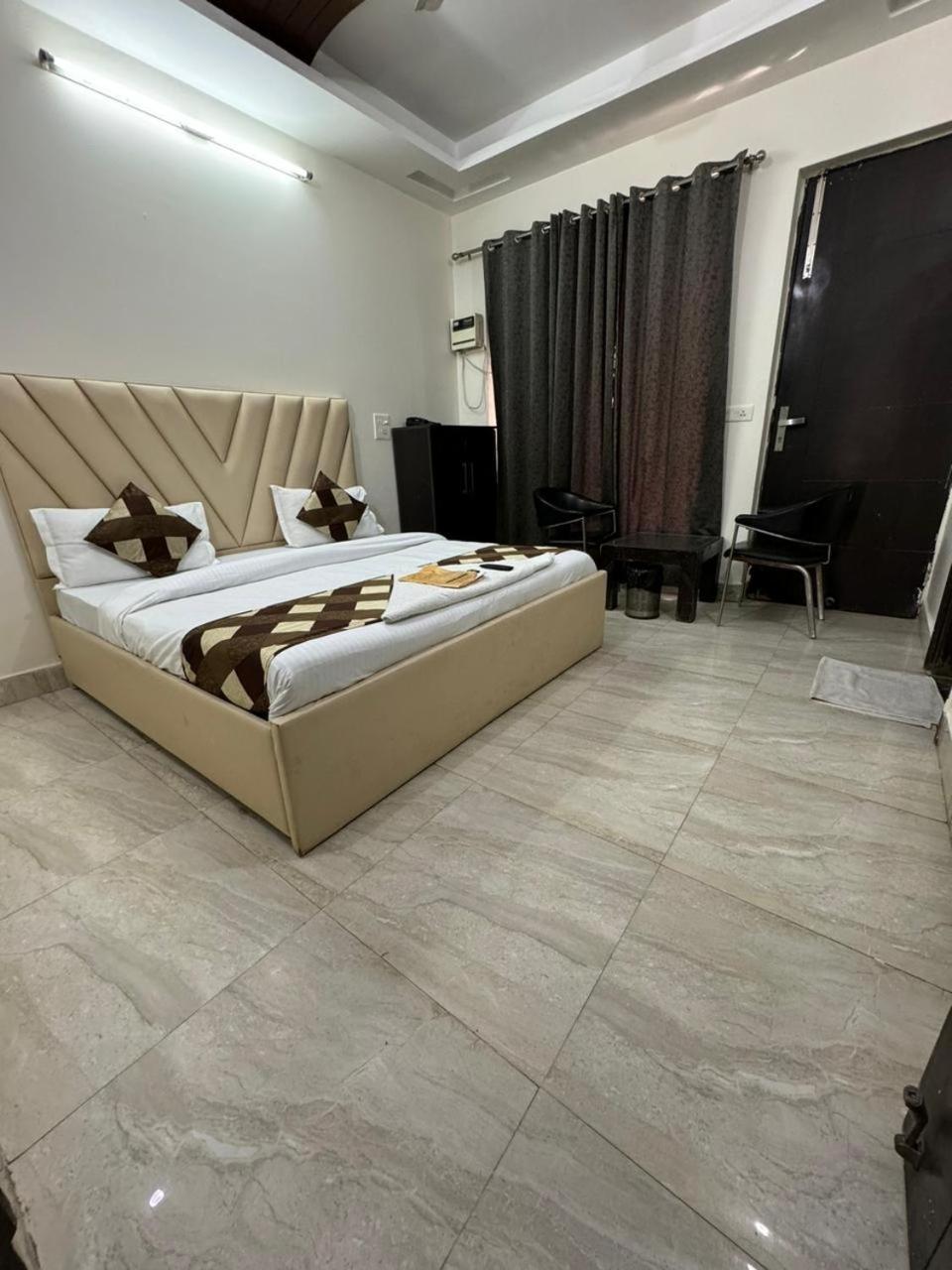 Parkview Residency Hotel Gurgáon Kültér fotó